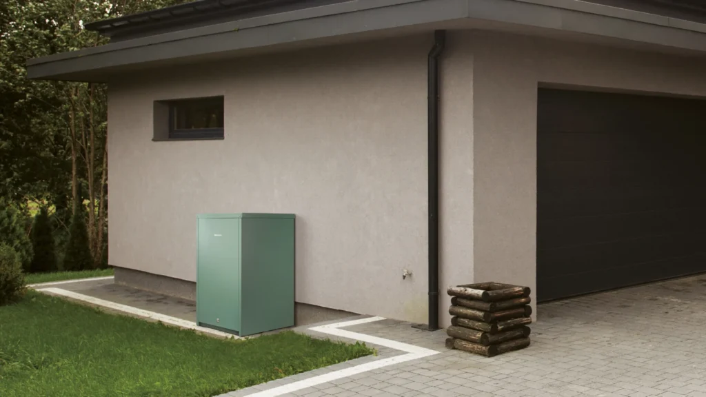 28a LCB700 Lifestyle Image Outside edited 1024x576 1 - Navien